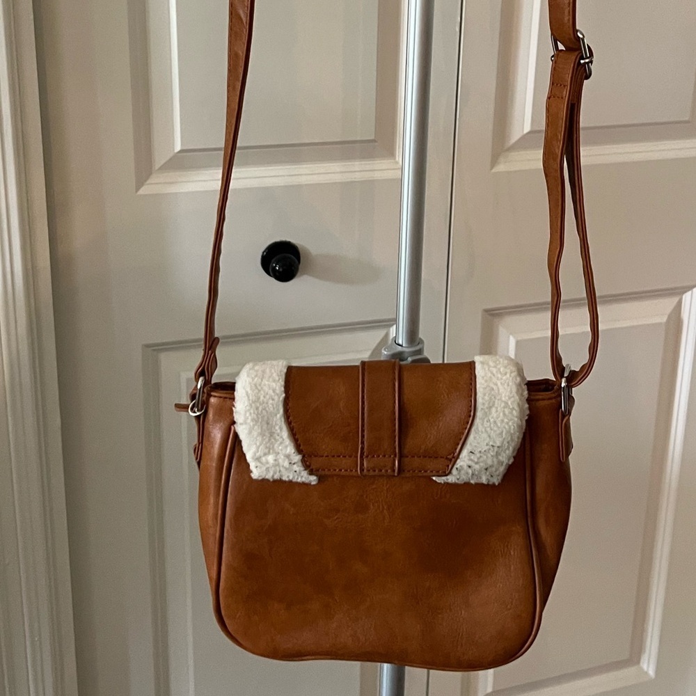 Mudd Tan Crossbody Bag with Cream Accent - Picture 9 of 9